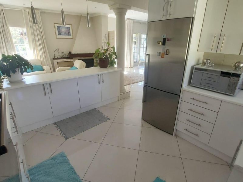 Discover Modern Comfort in This 3-Bed Dream Home! - Photo 8