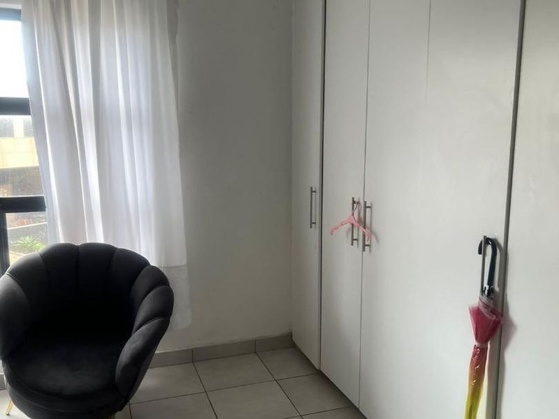 Modern 3-Bedroom Apartment with Sea Views in Point Waterfront - Photo 8