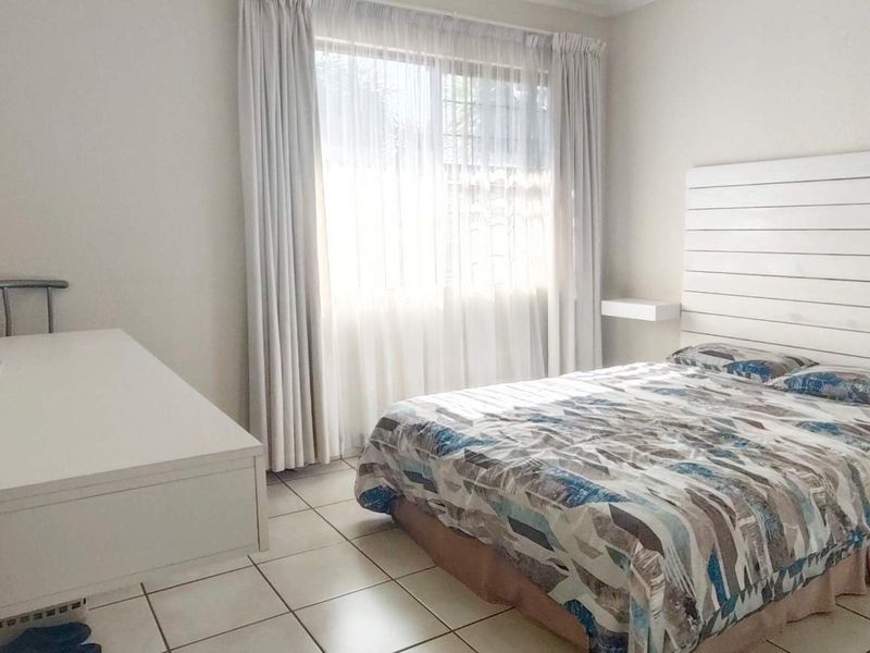 Cozy 2 Bedroom Townhouse - Perfect for 1st time Home buyer - Photo 10