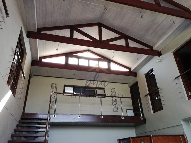 Expansive 9 bedr home with full Lagoon view with Guesthouse potential for sale in Walvis Bay for N$12 550 000.00 - Photo 8