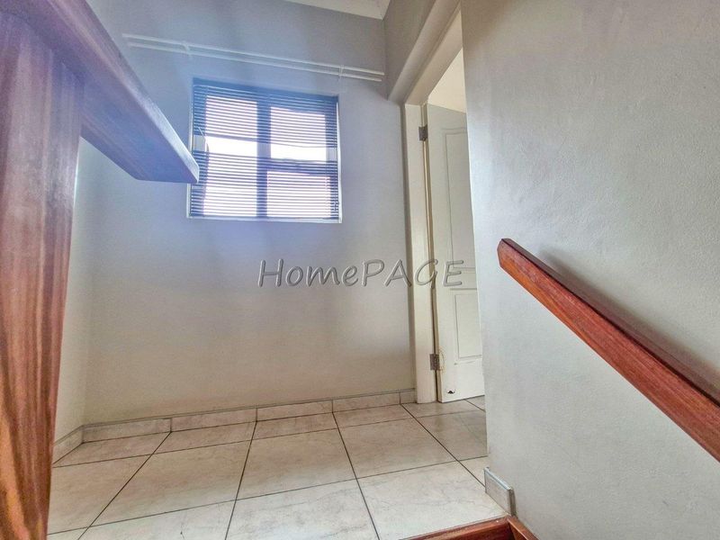 Hermes, Walvis Bay:  3 Bedr Townhouse In Mola Mola Complex is for sale - Photo 10