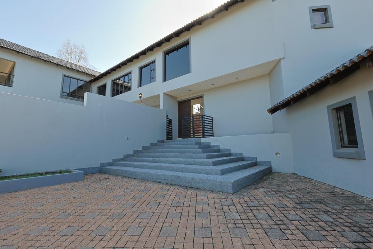 Stunning Family Oasis in Silver Lakes Golf and Wildlife Estate - For Sale - Photo 3