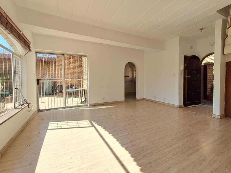 1 Bedroom Duplex Unit in Corlett Gardens - Photo 10