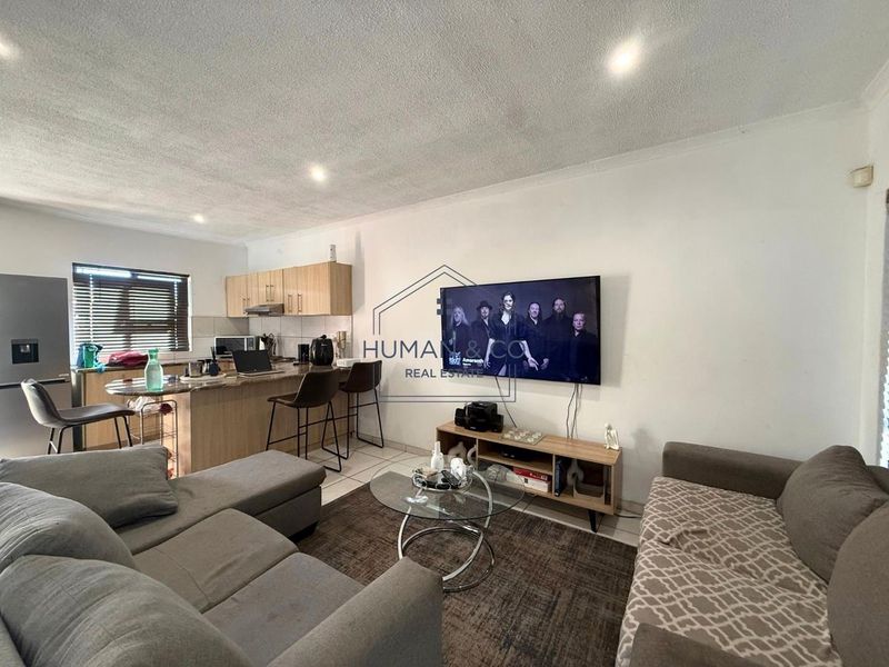 Modern 3-bedroom townhouse in town center; Walvis Bay - Photo 5