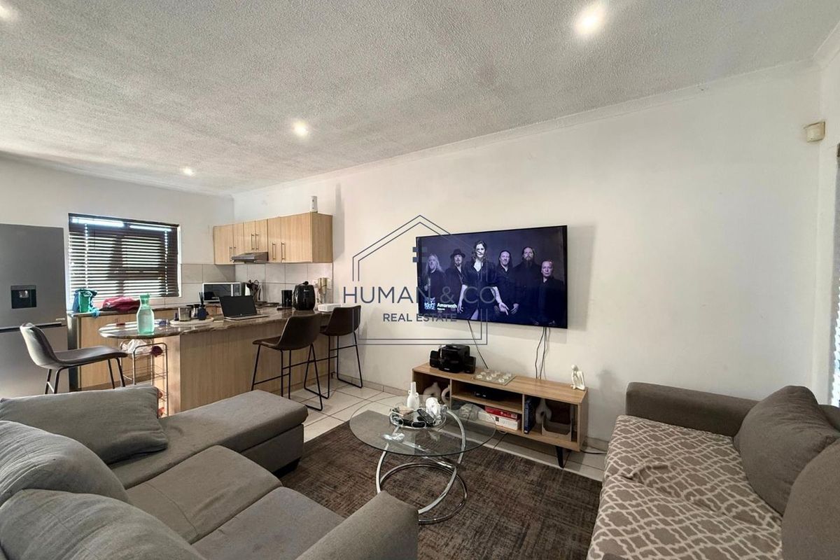 Modern 3-bedroom townhouse in town center; Walvis Bay - Photo 5