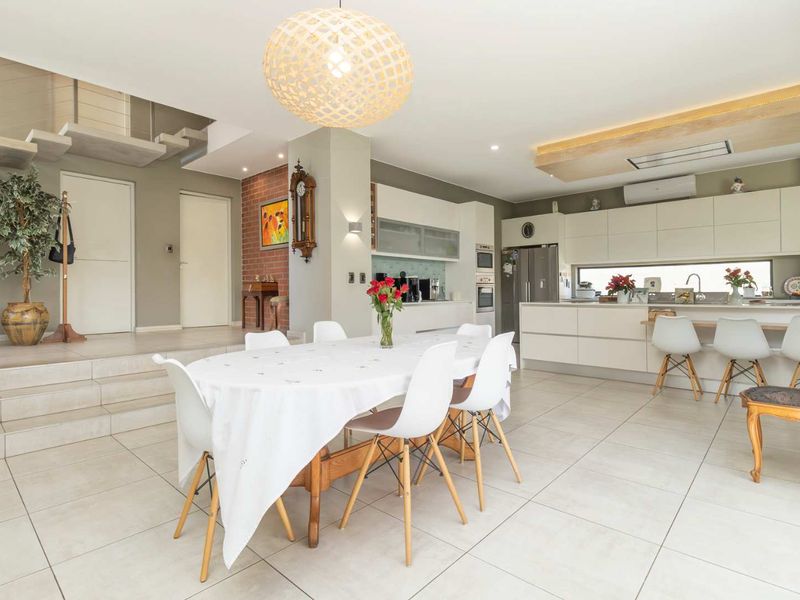 A prime positioned family home - Photo 7