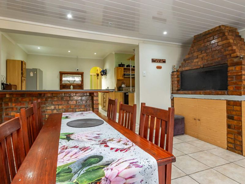 Solid Family Home - Photo 4