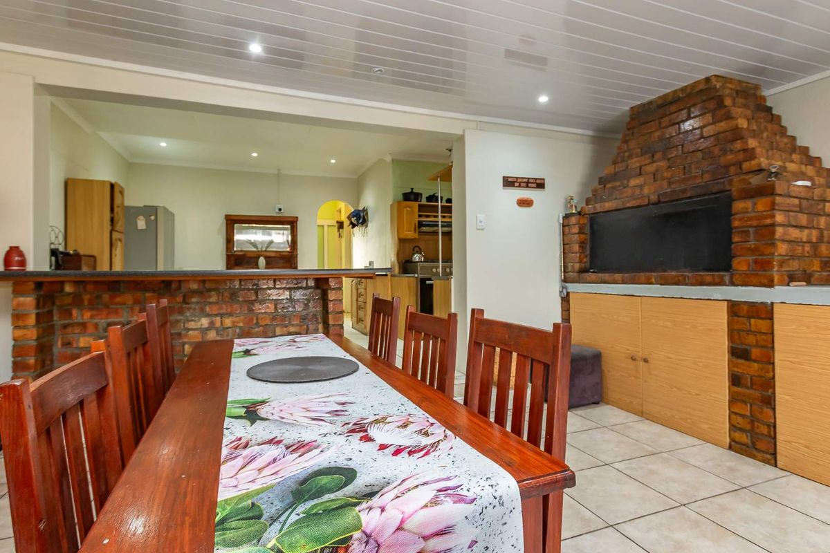 Solid Family Home - Photo 4