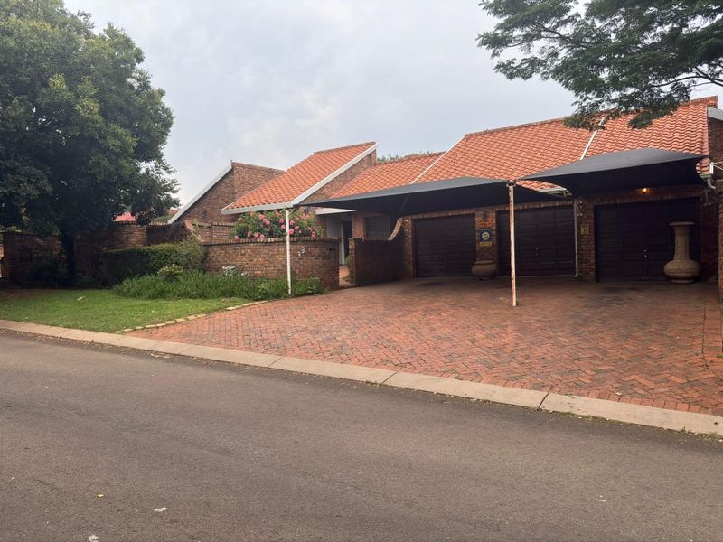 An Immaculate House in a Quiet Sought Suburb in Terenure Ext12 - Photo 1