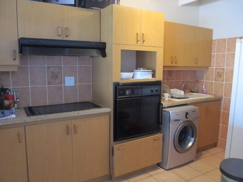 Spacious Apartment in CBD - Photo 4