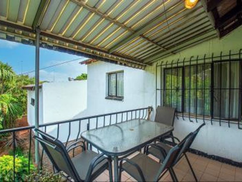 Lovely 3 Bedroom Family Home for Sale - Photo 5