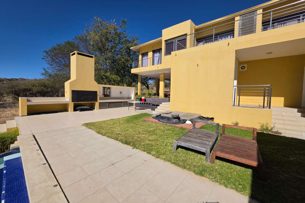 6 Bedroom Mansion in Herboth's Blick - Photo 2