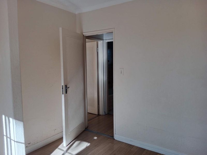 Spacious Two-Bedroom Two-Bathroom simplex To Let - Photo 9