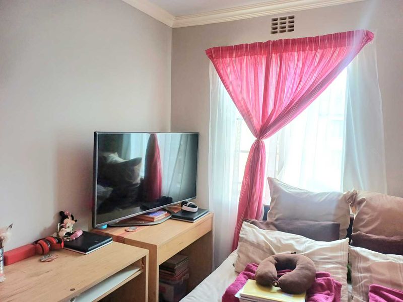 Great opportunity for Investors or First Time Home Buyers - Photo 10