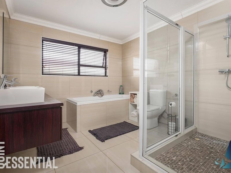 TOWNHOUSE TO LET - KLEIN WINDHOEK - Photo 4