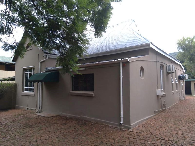 **Charming Private Rooms Available Near Steve Biko Academic Hospital** - Photo 2