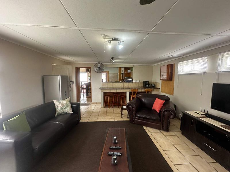 Large Family Home Walvis Bay - Photo 9