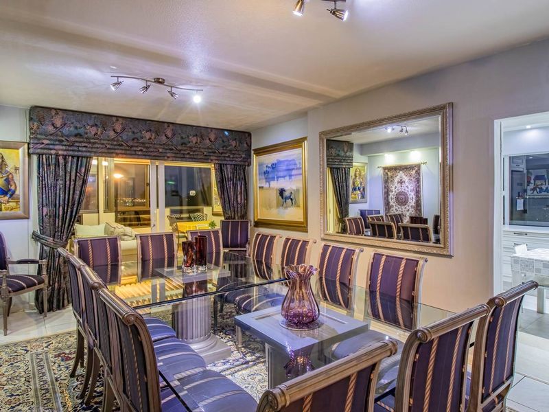 DISTINGUSHED HOME FOR THE DISCERNING FAMILY - Photo 9