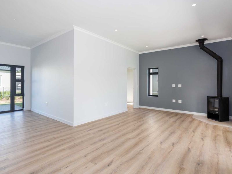 Sophisticated Two-Bedroom Home in Val de Vie Evergreen - Photo 3