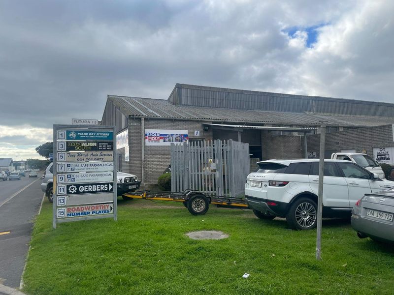 Corner Warehouse with Excellent Exposure – Bark & Celie Road, Retreat | 366m2 - Photo 1
