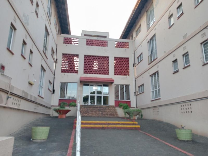 Looking to invest ? This one could be it .... - Photo 2