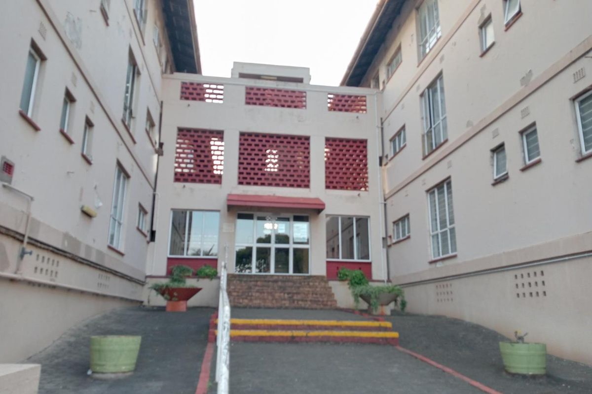Looking to invest ? This one could be it .... - Photo 2