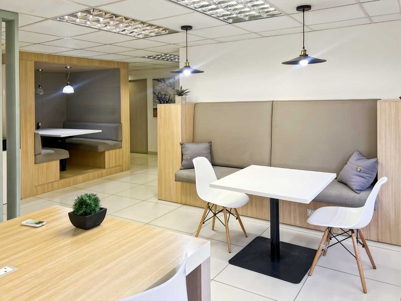 Private office space for 1 person in Regus Pietersburg, Limpopo - Photo 3