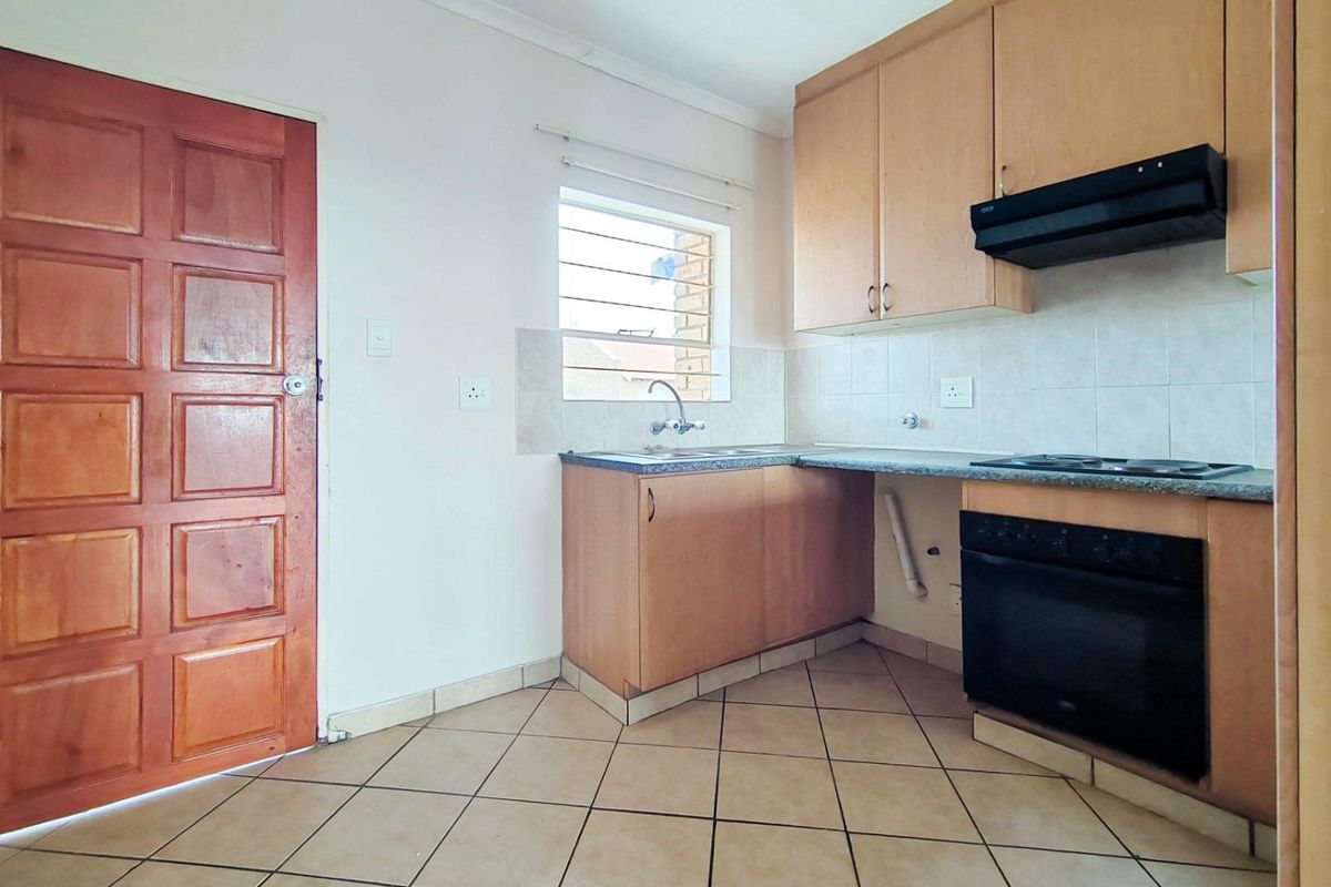 Perfect 2Bedroom 1st Floor Apartment! - Photo 5