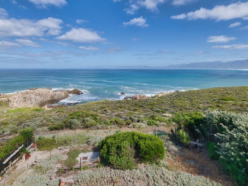 Live, Love, Location - Photo 8