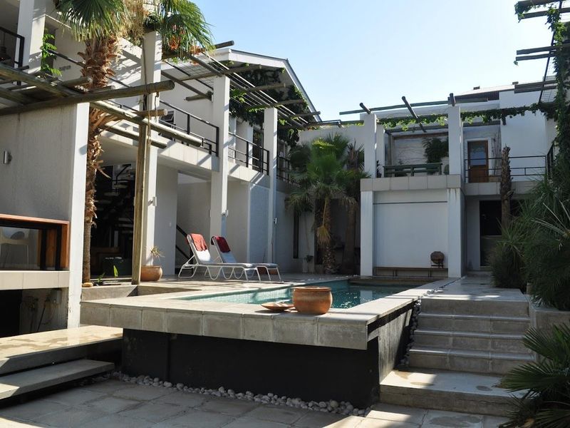 Beautiful Guesthouse For Sale - Photo 2