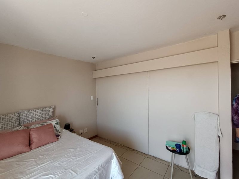 ROOIHUISKRAAL NORTH - 2 BED - 2 BATH - 2 LIVING AREAS - Photo 10