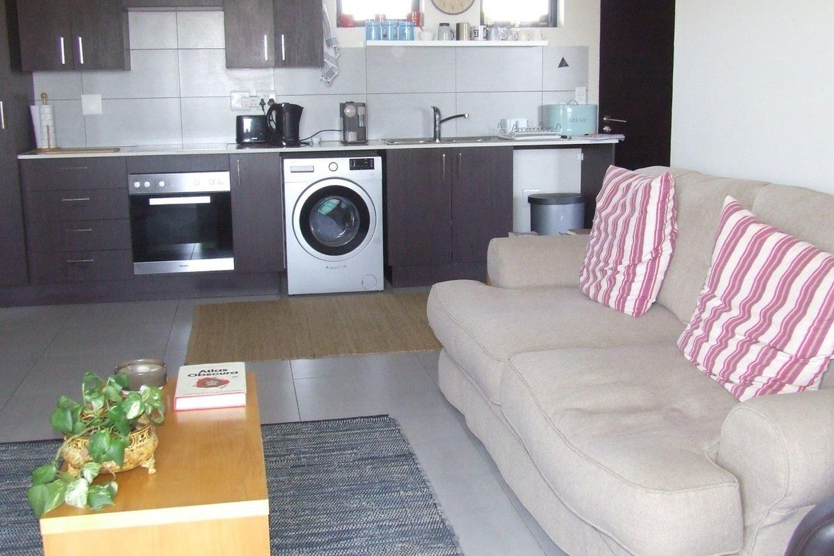 Top Floor 2 Bed 2 Bath Apartment for sale in Jackal Creek Golf Estate - Photo 5