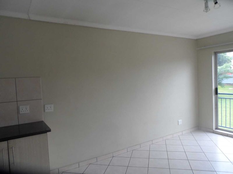 2 BEDROOM FLAT TO RENT IN PHILIP NEL PARK - Photo 7