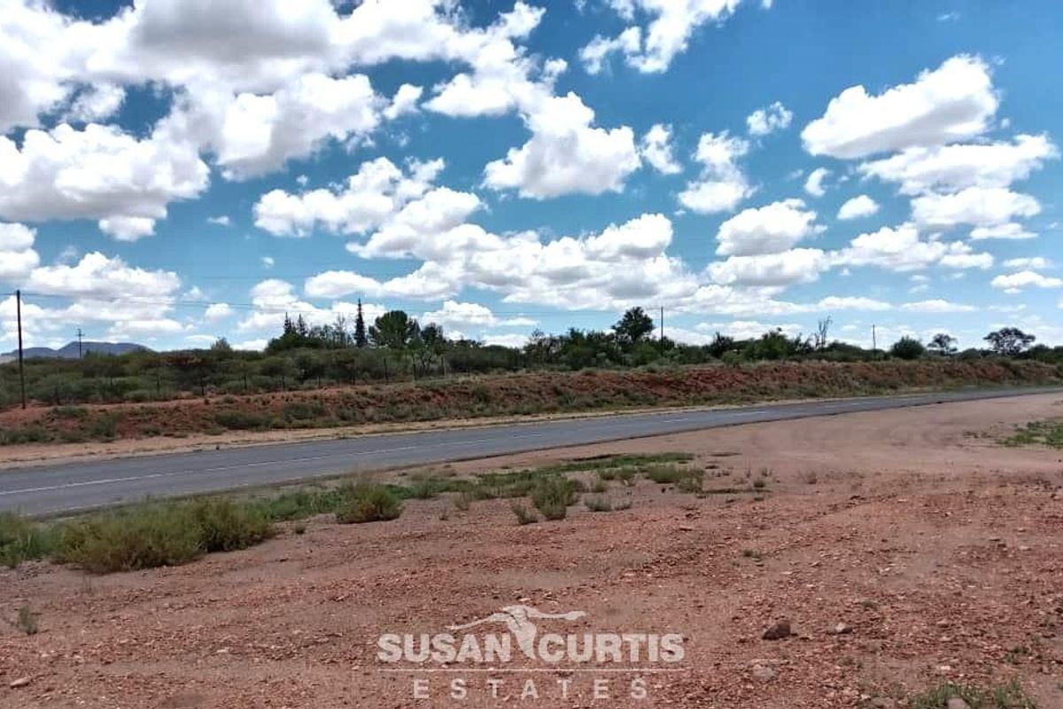 BEAUTIFUL SMALL HOLDING - Photo 2