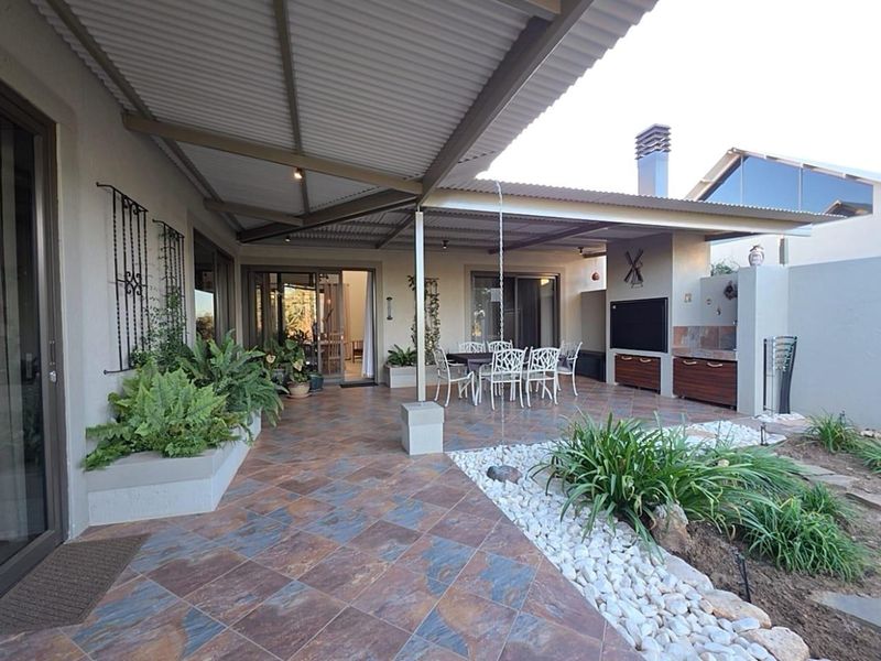 Family Home For Sale | Omeya Golf Estate | N$5 300 000 - Photo 1