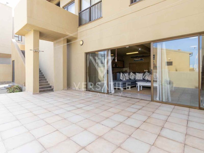 House For Sale in Long Beach. - Photo 9