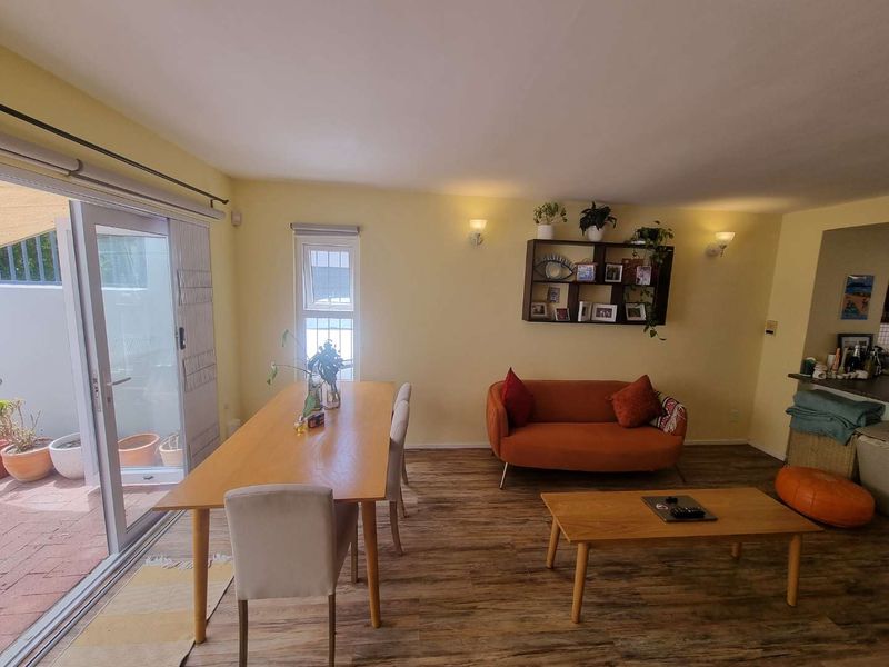 Semi-furnished Two-Bedroom Townhouse with Courtyard and Garage in Sought-After Claremont Upper! - Photo 9