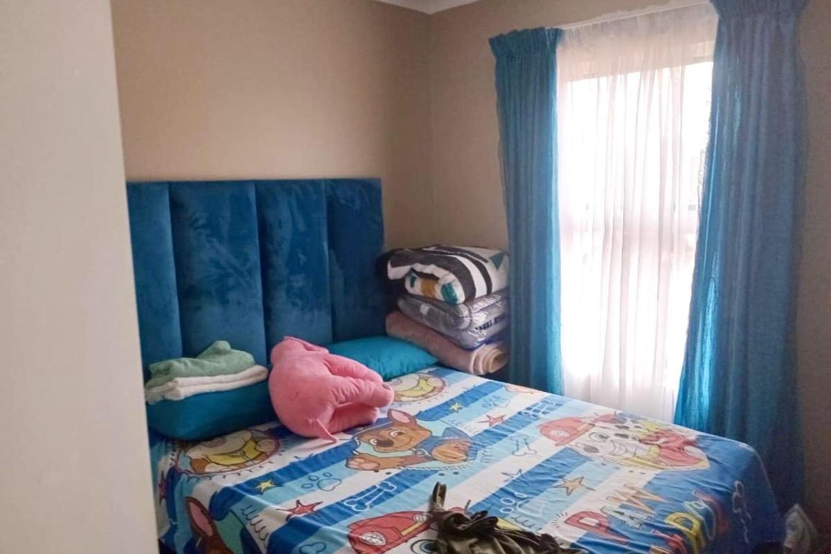 For Sale: 2 Bedroom Apartment in Village 7, Stone Arch Estate - Photo 5