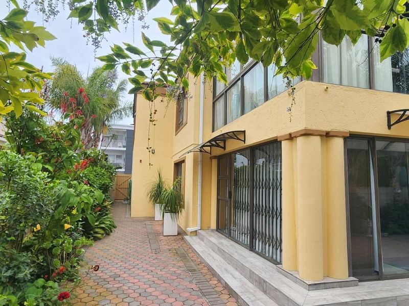 Double deck delight up for grabs - Photo 6