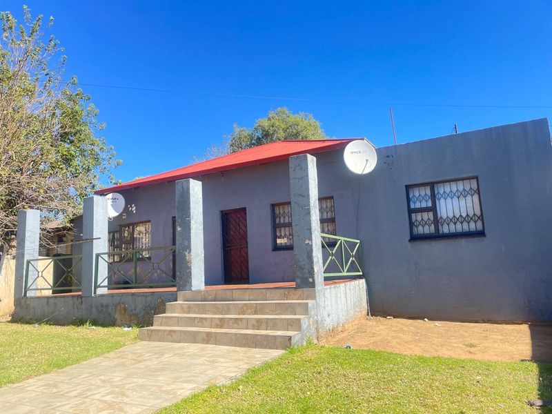 Exceptional Investment Opportunity: 8-Unit Property with Expansion Potential - Photo 3