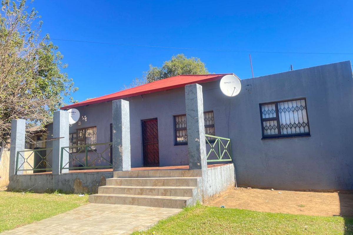 Exceptional Investment Opportunity: 8-Unit Property with Expansion Potential - Photo 3