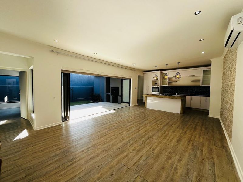 Modern 3 Bedroom House To Let - Photo 3