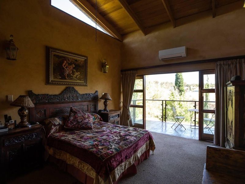 Exclusive Estate Living | Space, Privacy & Views - Photo 4