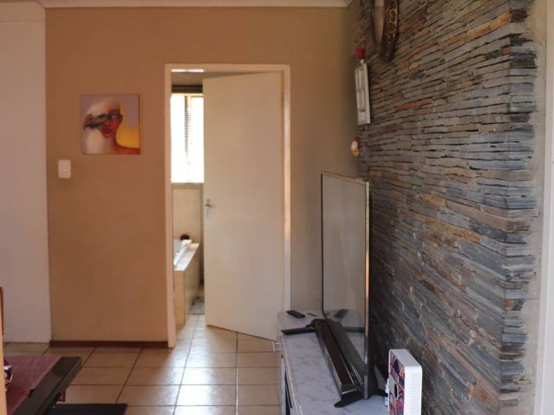 Townhouse for sale in Protea Glen Estates - Photo 8