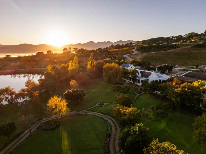 Build an Architectural Masterpiece on this Exclusive Stand - Photo 5