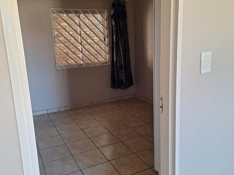 Apartment for sale,Otjuimuise - Photo 2