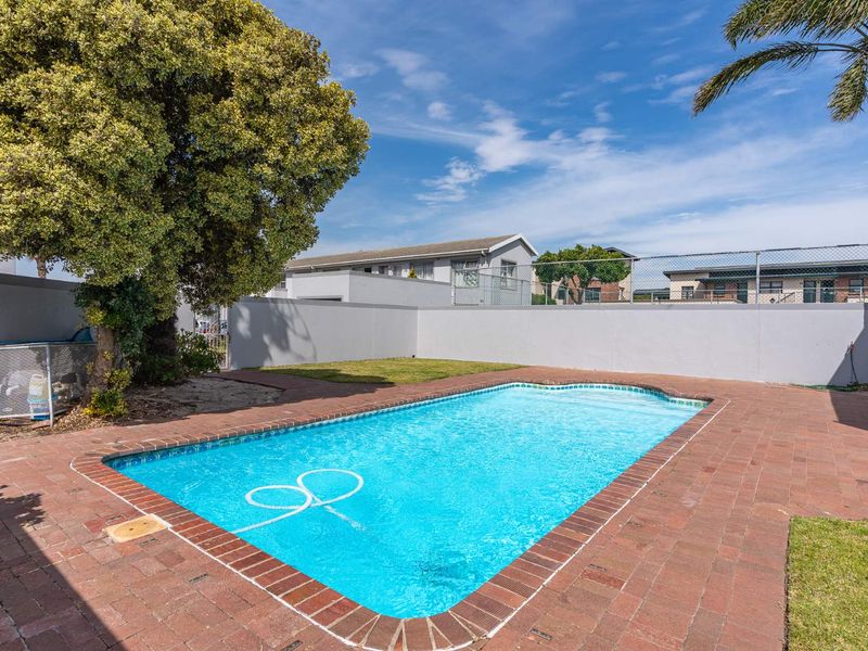 Safe & Secure Ground Floor Apartment - Photo 7