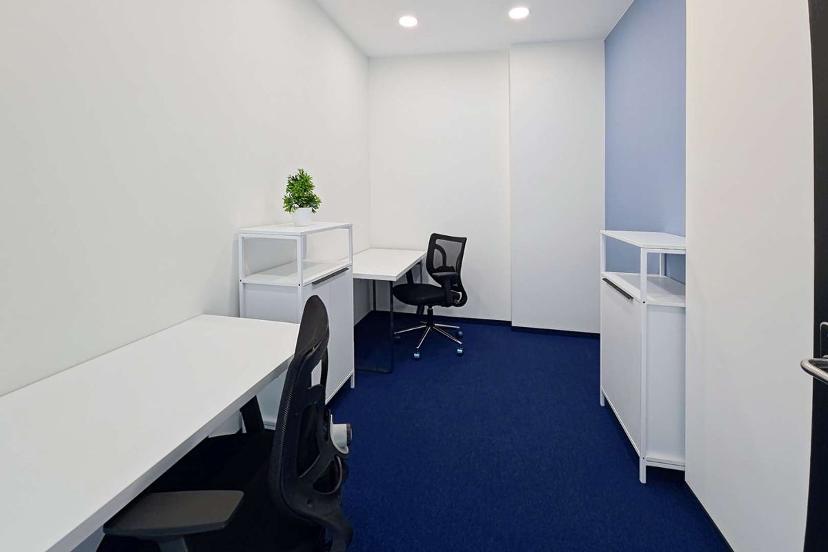 Find office space in HQ Thornhill Office Park for 3 persons with everything taken care of - Photo 2