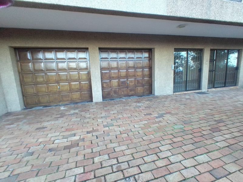 Breathtaking Sea View Town House for Sale - Photo 4