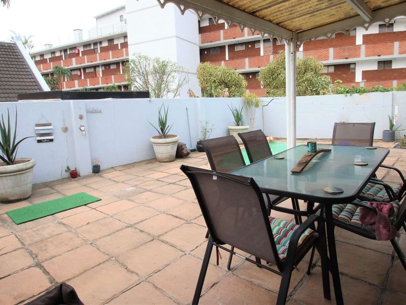 Pet friendly Garden Townhouse, with private pool within 500 meters of the Beach!! - Photo 3
